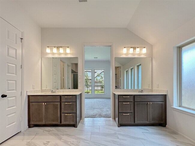 Building Photo - 5603 Ash Vly Dr