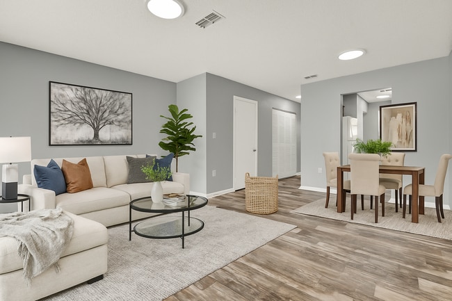 Building Photo - ****Beautiful 2 Bedroom 1.5 Bath in Orange City