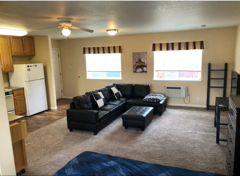 Building Photo - 1 NE Park Ln