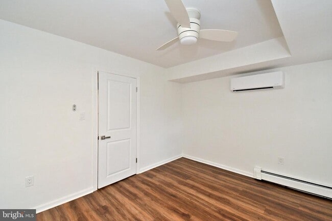 Building Photo - 201 Montgomery Ave