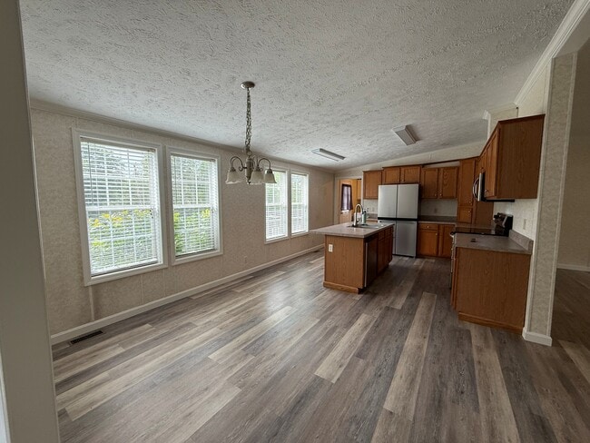 Dining/Kitchen - 1336 Mars Evans City Rd