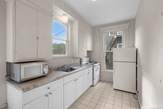 Building Photo - 113 E Main St