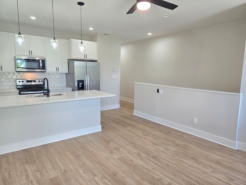 Large, open great room - 3914 De Tonty St