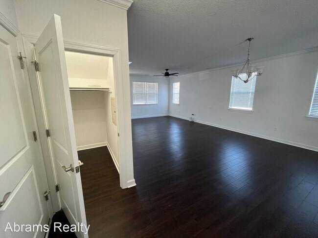 Building Photo - 4 br, 3.5 bath House - 1700 Paulet Drive