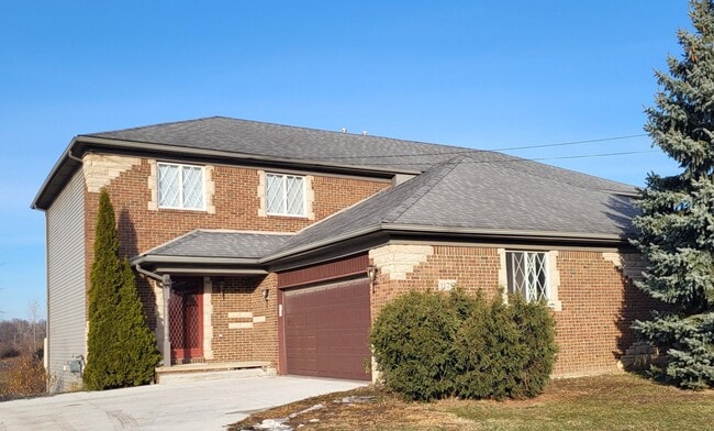 Building Photo - 11737 21 Mile Rd