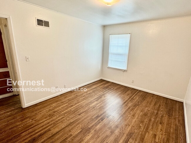 Building Photo - 208 S 74th E Ave