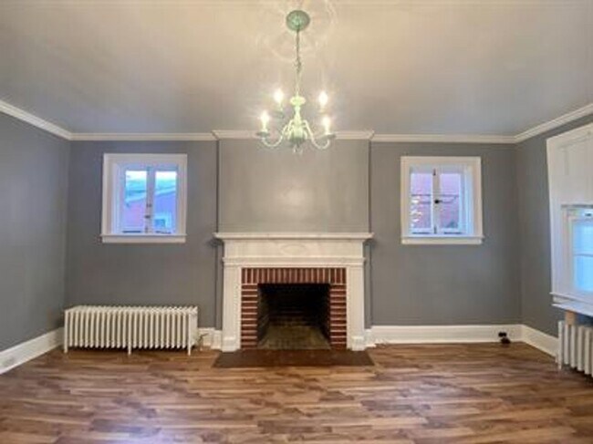 Building Photo - 137 S Prince St