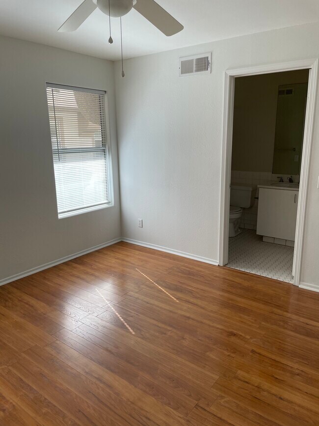 Upstairs Bedroom - 12602 Carmel Country Rd