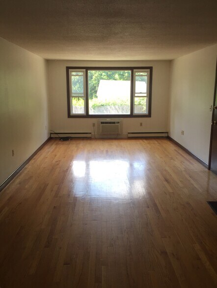 Building Photo - 167 South St