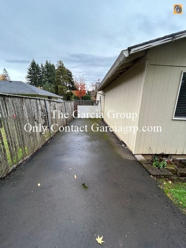 Building Photo - 14465 SE Bevington Ct