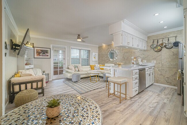 Building Photo - 910 Duncan Ln