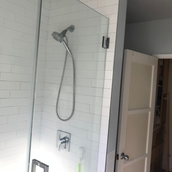 Shower - 927 20th St