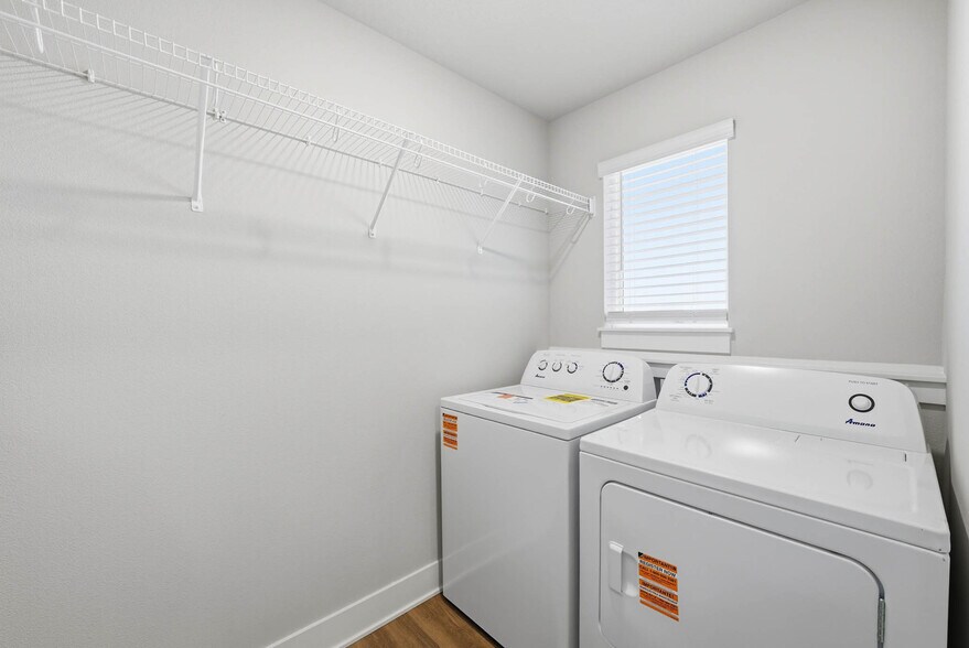 Laundry Room - 526 43rd St SW
