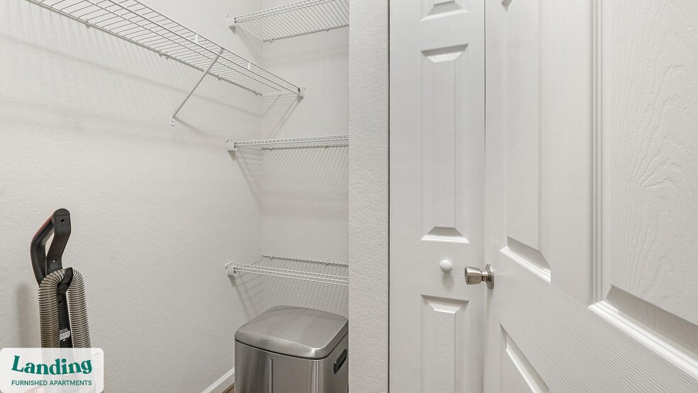 Building Photo - 97 Market Point Dr