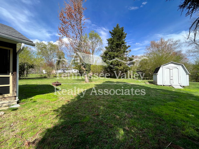 Building Photo - STUNNING 3 BED/2 BATH with Amazing Outdoor...