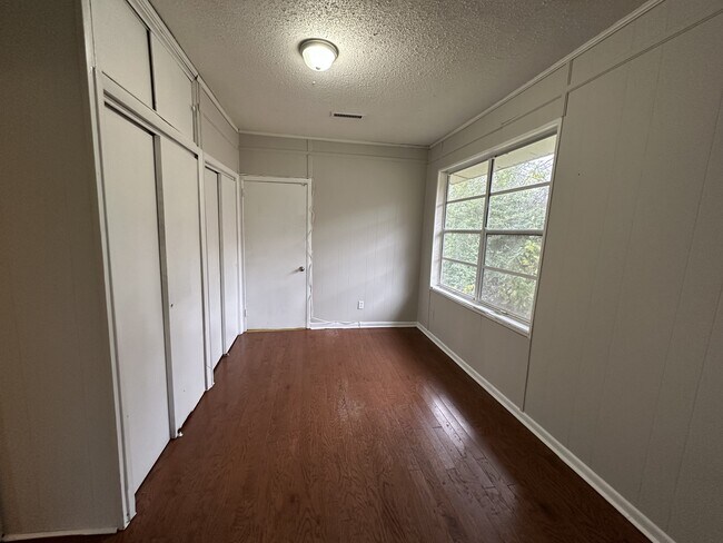 Building Photo - 2722 Ave I