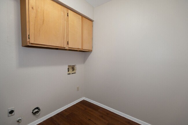 Building Photo - 6723 Lancret Hill Dr