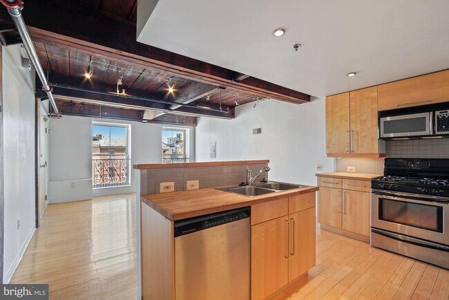 Building Photo - 1210 N Palethorp St