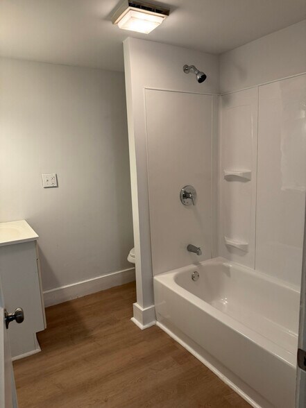 Building Photo - 223 N Main St