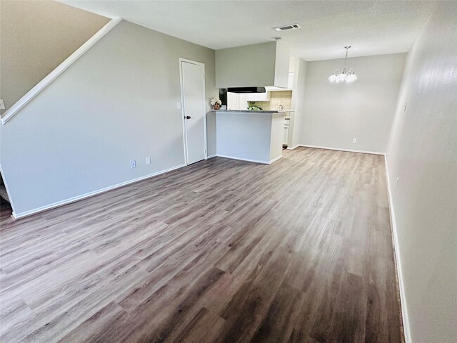 Building Photo - Ready for immediate occupancy! REMODELED L...