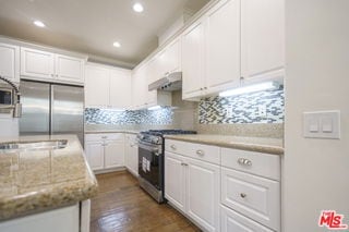 Building Photo - 73 City Stroll