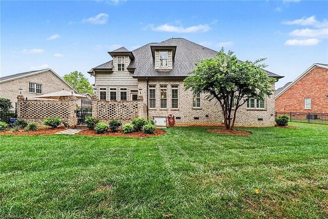Building Photo - Lease OR Lease to Own