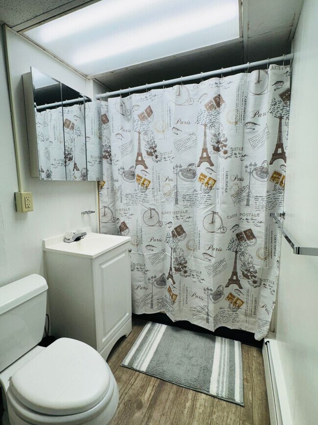 Building Photo - Cute 1 bed, 1 bath apartment in town for rent! No Pets/No Smoking