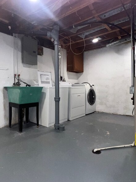 Building Photo - 20112 Brian Ct