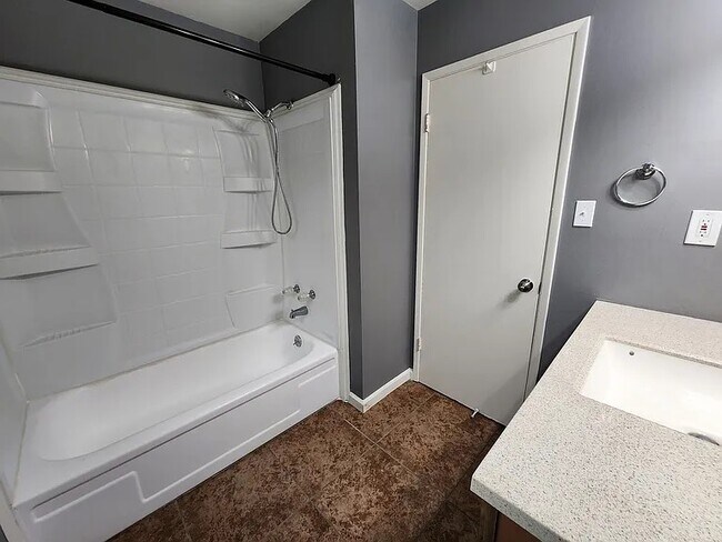 Building Photo - 3015 Barmouth Dr