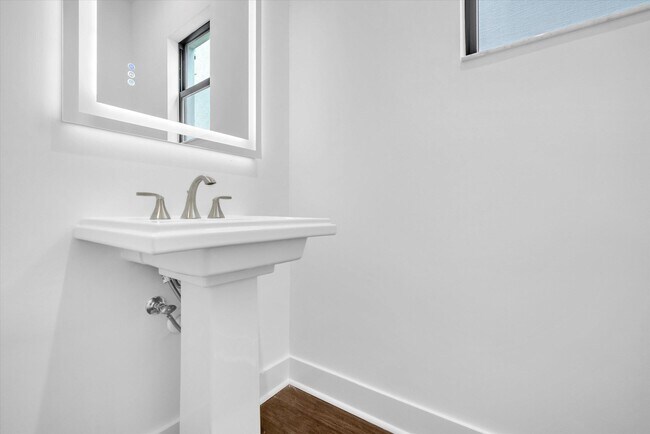 Building Photo - 13482 Artisan Cir