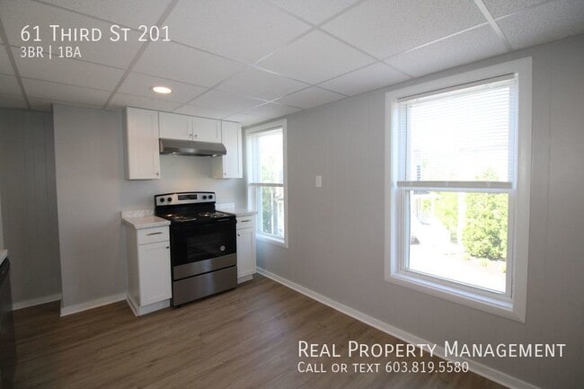Building Photo - 61 Third St 201-