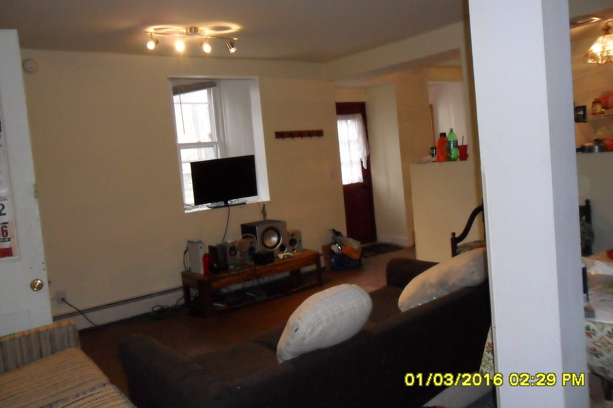 Apt 2 - view of entry area - 523 E State St