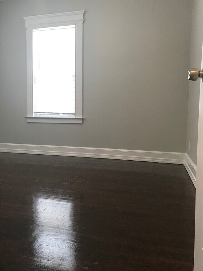 Building Photo - 211-211 Blake St