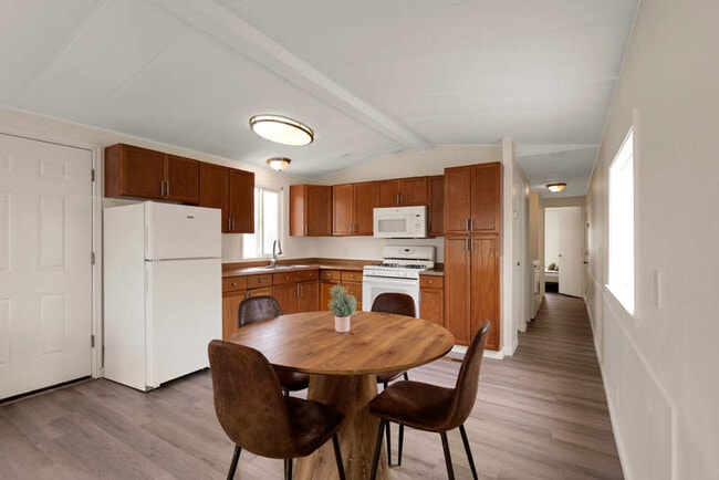 Building Photo - 325 3rd Ave