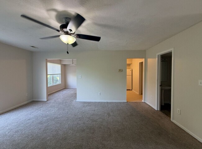 Building Photo - West Lafayette - Large 3 Bedroom 2 Bath Duplex