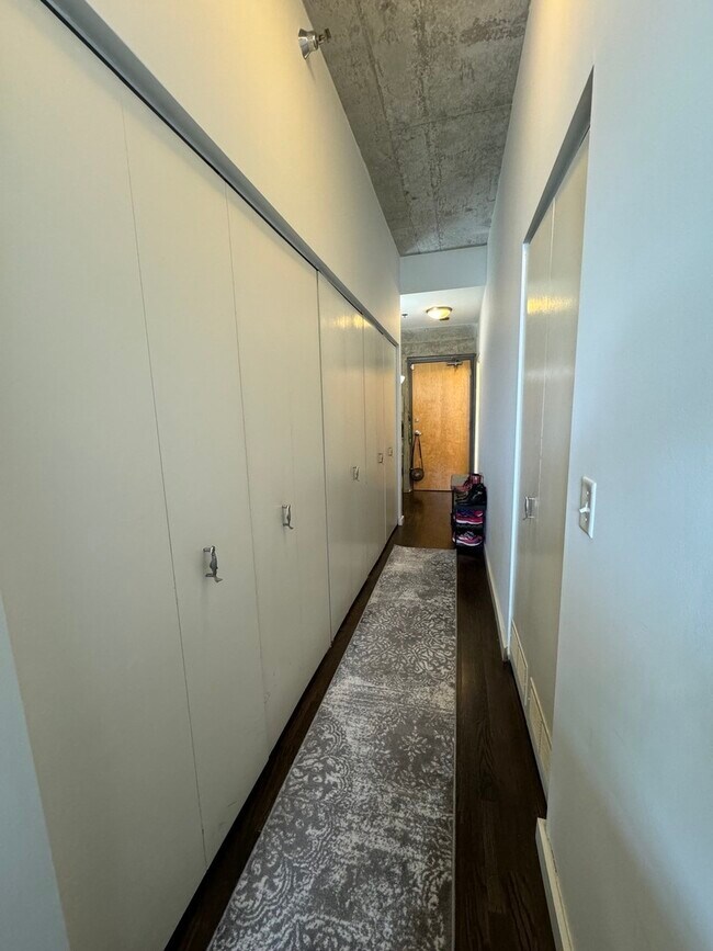 Building Photo - 1620 S Michigan Ave