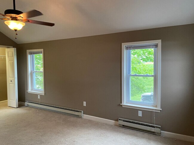 Building Photo - Coming soon! 4 Bedroom Farmhouse for Rent in Shippensburg