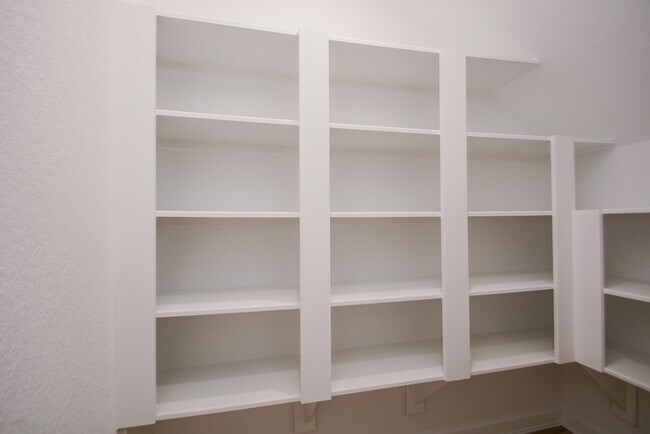 Building Photo - 571 Dry Fork Ln