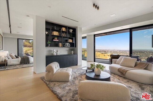 Building Photo - 766 Paseo Miramar