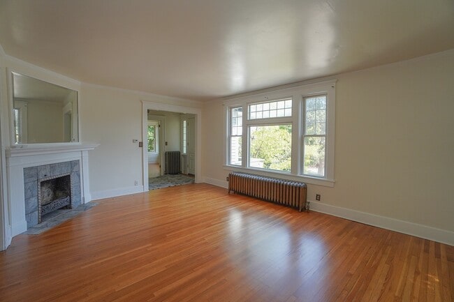 Building Photo - 2389 W Boise Ave