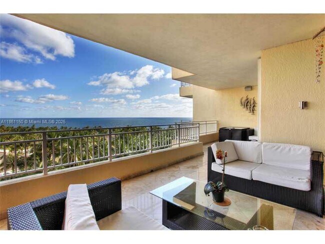 Building Photo - 799 Crandon Blvd