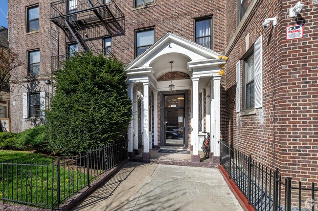 Entrance. - 200 E 19th St