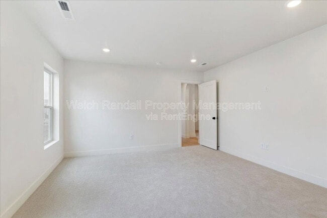 Building Photo - 834 E 300 N