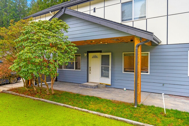 Building Photo - 19122 3rd Dr SE