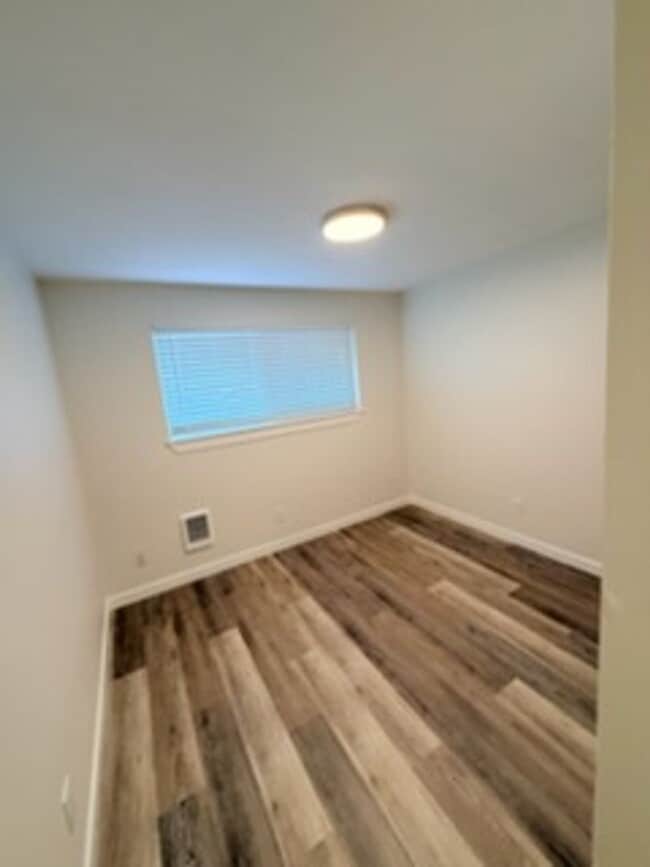 Building Photo - Beautifully Remodeled 4-Bedroom Home Backing to Park – Desirable Keizer Neighborhood