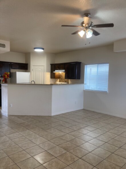 Building Photo - 5909 Cielo De Oro Pl
