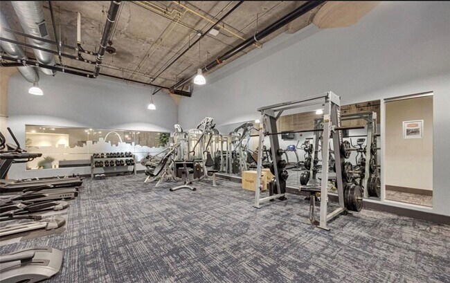 Building Photo - 4100 Forest Park Ave