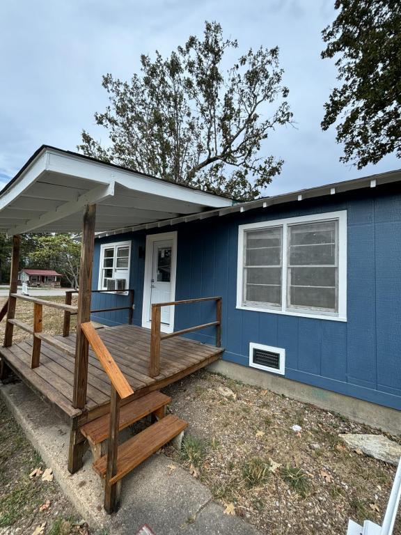 Primary Photo - 1527 Cranfield Rd