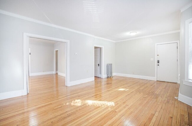 Building Photo - 824 Sumner Ave