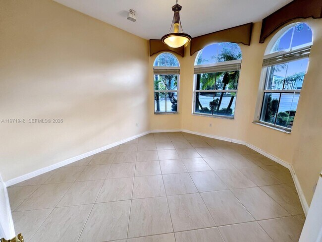 Building Photo - 5028 SW 170th Ave